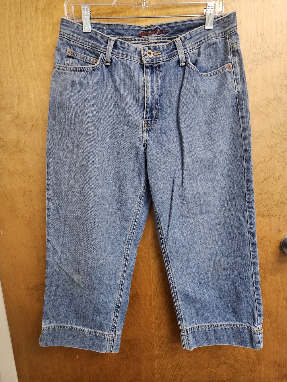 Eddie Bauer Classic Light Wash Natural Fit Cropped Jeans Size 8